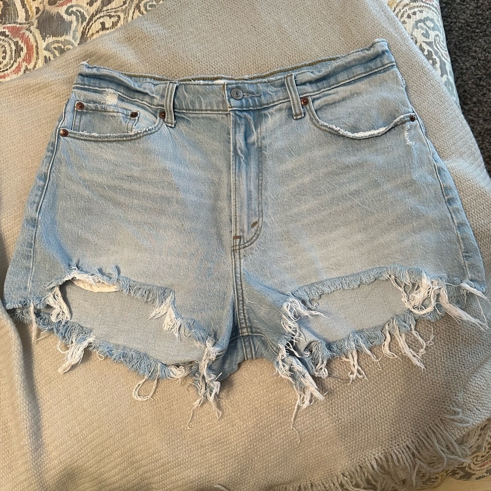 ABERCROMBIE & FITCH DENIM SHORTS